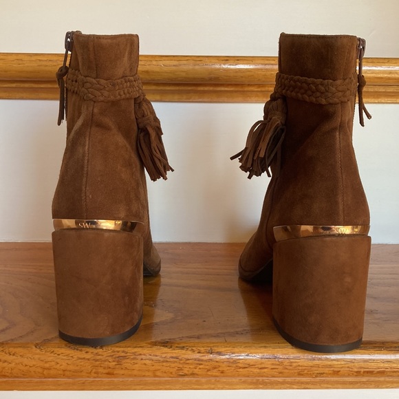 New, Never Worn, Stuart Weitzman Brown Suede Boots. - Picture 5 of 11